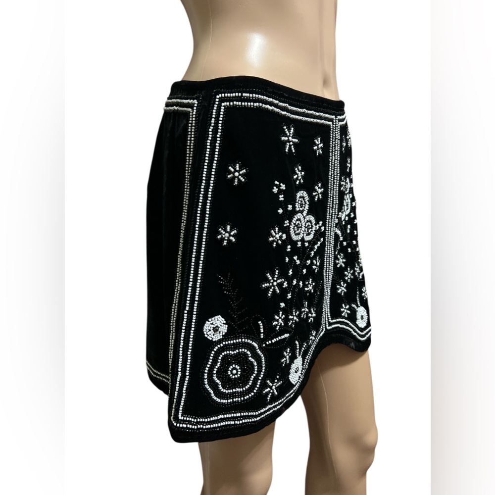 NWT Chelsea And Violet Size 4 Cami Beaded Embroidery Velvet Mini Skirt - Picture 3 of 8